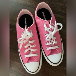 Women’s Converse Shoes